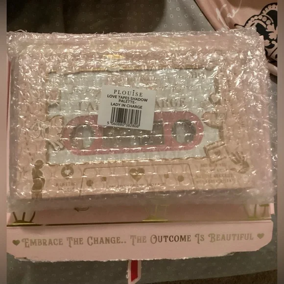 P. Louise “Lady in Charge” Love Tapes Eyeshadow Palette - BRAND NEW IN BOX 💕✨ - Picture 2 of 8